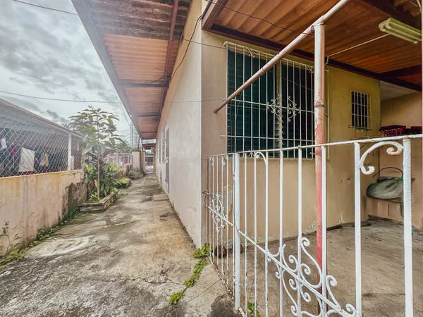 For Sale House in Parque Lefevre