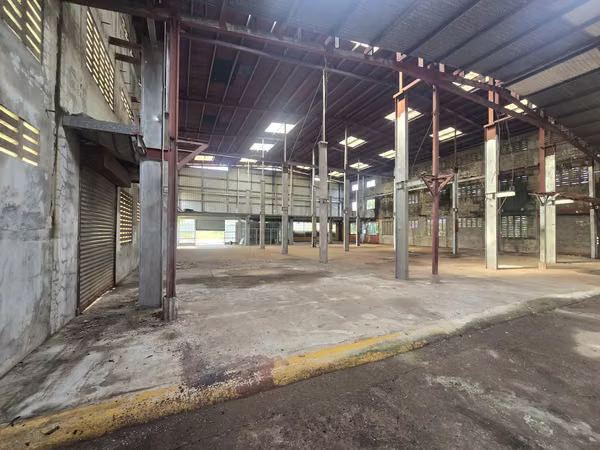 VENTA O ALQUILER BODEGA FRENTE A PANAMERICANA EN AGUADULCE
