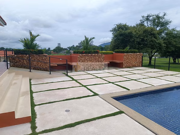 Vendo Lote de Terreno - Complejo Privado, PH Colonia Brisas del Celaje