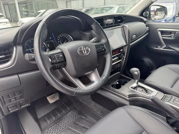 TOYOTA FORTUNER 2023