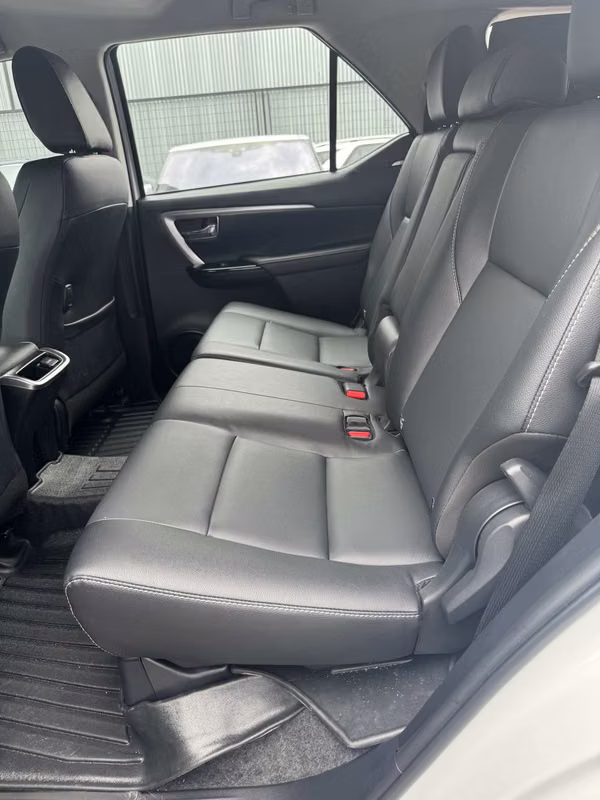 TOYOTA FORTUNER 2023