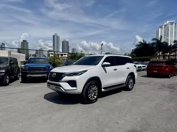 TOYOTA FORTUNER 2023