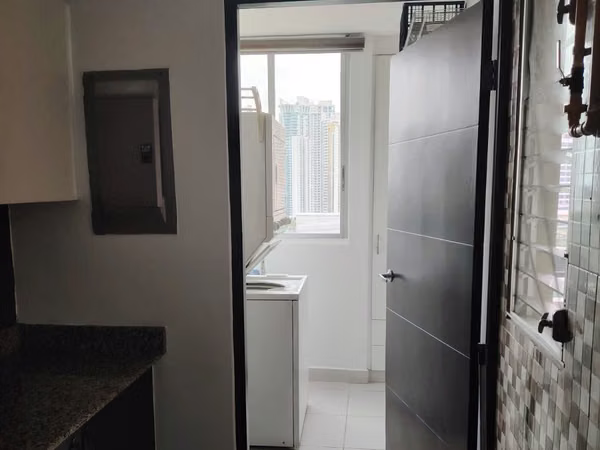 Hermoso Apartamento en Costa del Este! Ganga! PH Green Bay! Línea Blanca Completa!