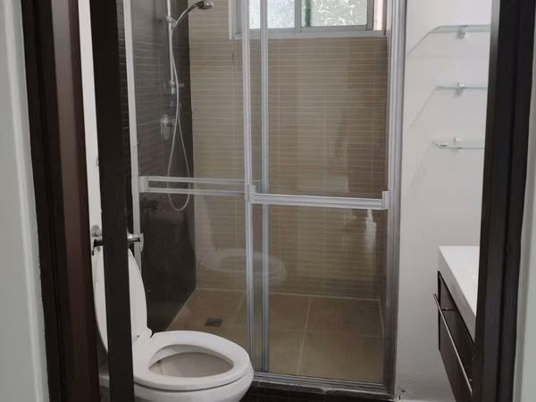 Hermoso Apartamento en Costa del Este! Ganga! PH Green Bay! Línea Blanca Completa!