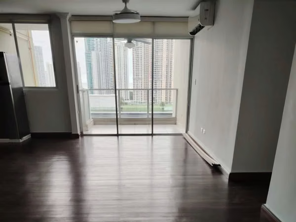 Hermoso Apartamento en Costa del Este! Ganga! PH Green Bay! Línea Blanca Completa!