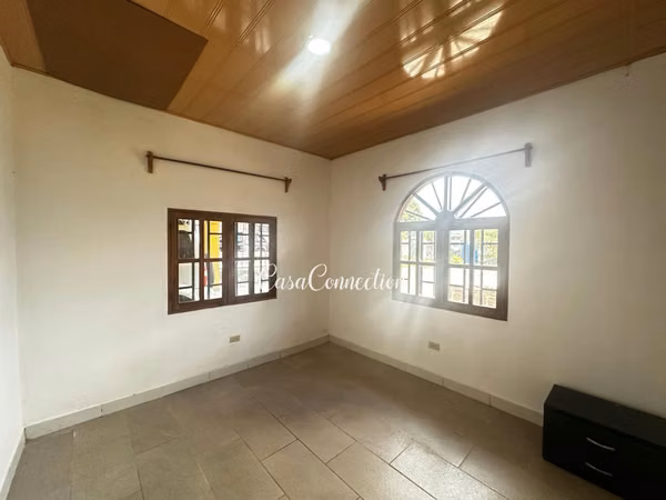SE VENDE CASA AMPLIA EN ÁREA COMERCIAL DE VOLCÁN