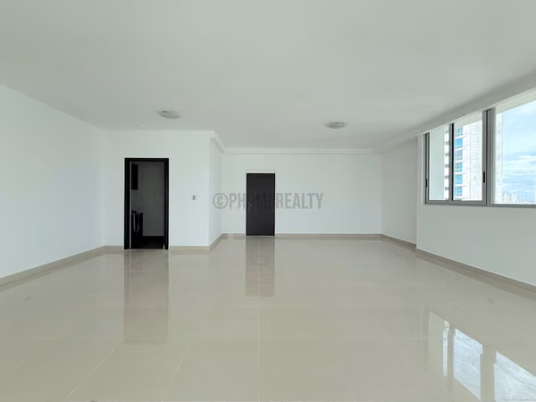 Apartment for Sale in Bella Vista Panama – 2-Bedroom Unit with Ocean and City Views