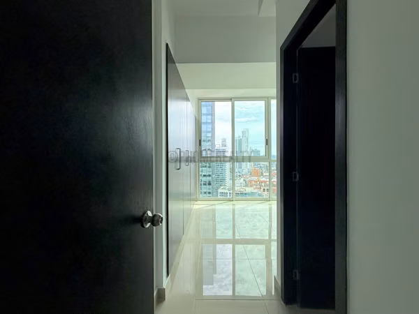 Apartment for Sale in Bella Vista Panama – 2-Bedroom Unit with Ocean and City Views