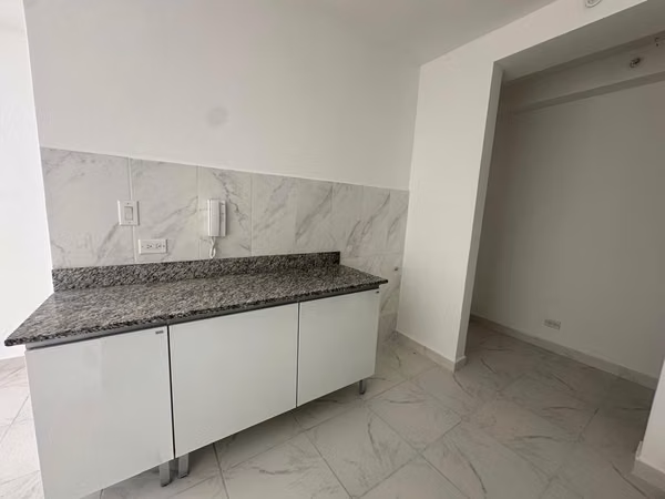 OWNER SELLS APAPARTAMENTO TO PREMIERE WITH NEW WHITE LINE IN VIA SPAIN