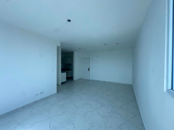 OWNER SELLS APAPARTAMENTO TO PREMIERE WITH NEW WHITE LINE IN VIA SPAIN