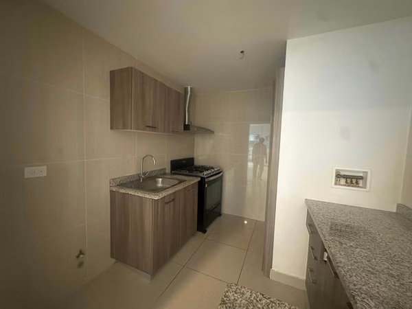 SOLD 43GV BEAUTIFUL VIEW AV. BALBOA LINE WHITE