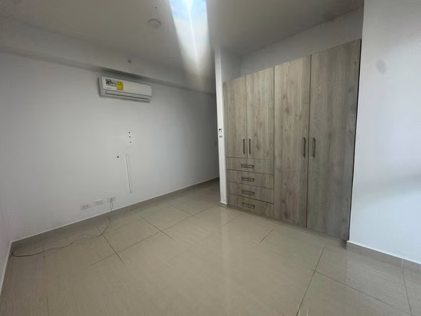 SOLD 43GV BEAUTIFUL VIEW AV. BALBOA LINE WHITE