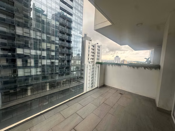 SOLD 43GV BEAUTIFUL VIEW AV. BALBOA LINE WHITE