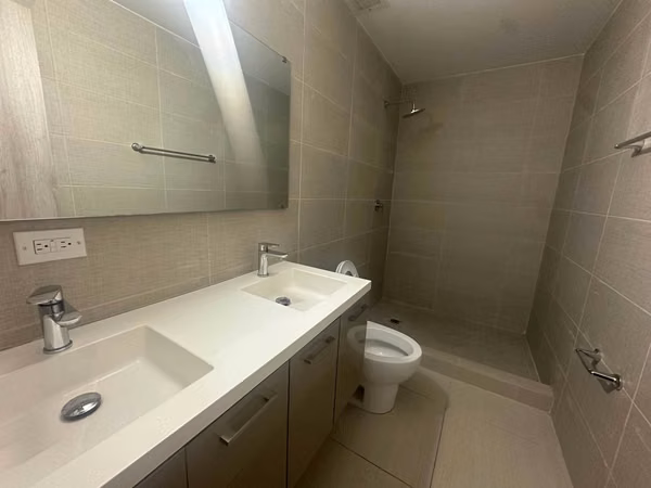 SOLD 43GV BEAUTIFUL VIEW AV. BALBOA LINE WHITE