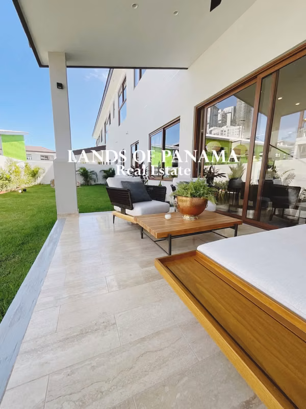 SE VENDE CASA  THE WOODS – SANTA MARÍA $1,263,469