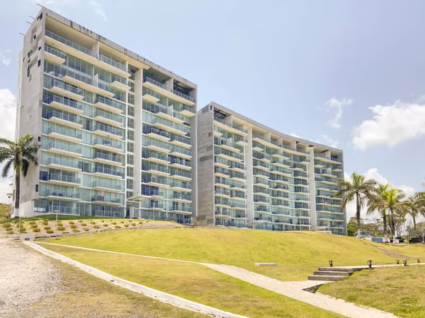 Se vende apartamento en la playa, Colon