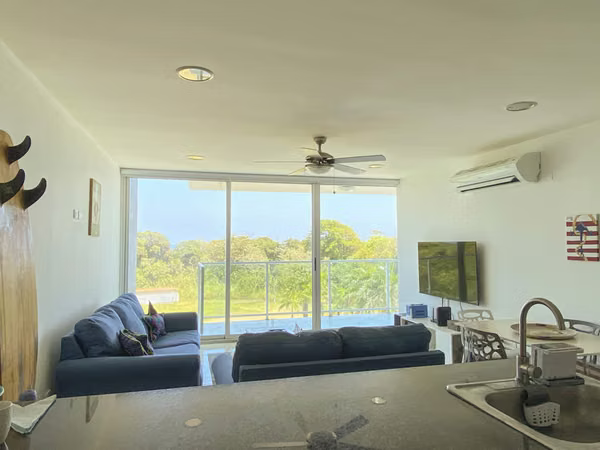 Se vende apartamento en la playa, Colon