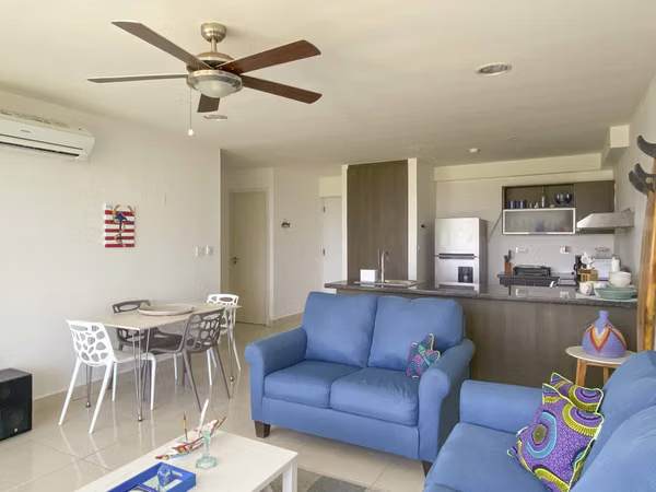 Se vende apartamento en la playa, Colon