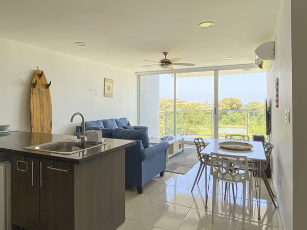 Se vende apartamento en la playa, Colon