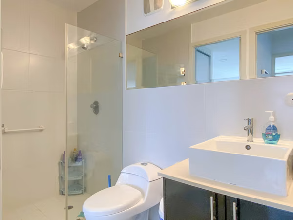 Se vende apartamento en la playa, Colon