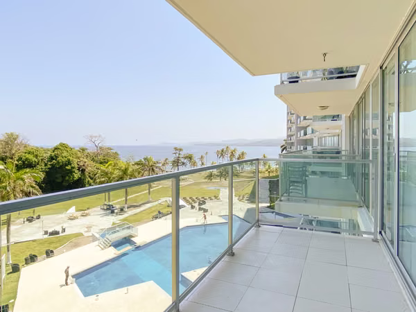 Se vende apartamento en la playa, Colon