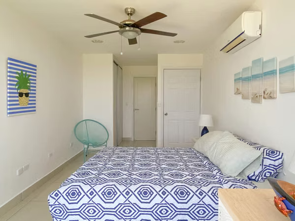 Se vende apartamento en la playa, Colon