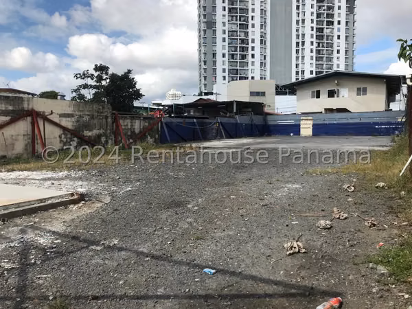 Vendo Terreno a Precio de Oportunidad en Parque Lefevre 25-5830GG