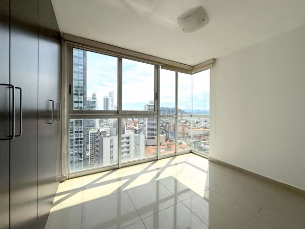 Apartment for Sale in Bella Vista Panama – 3-Bedroom Unit with Terrace and Ocean View