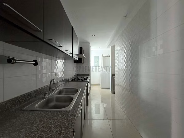 Apartment for Sale in Bella Vista Panama – 3-Bedroom Unit with Terrace and Ocean View