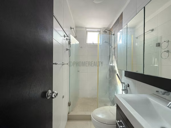 Apartment for Sale in Bella Vista Panama – 3-Bedroom Unit with Terrace and Ocean View