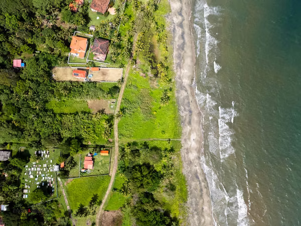 Titled lot with beach front in Chagres, Colon