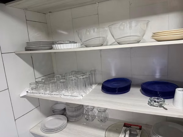 HABITACIÓN PARA DOS PERSONAS, TODO LOS SERVICIOS INCLUIDO, AGUA, LUZ E INTERNET