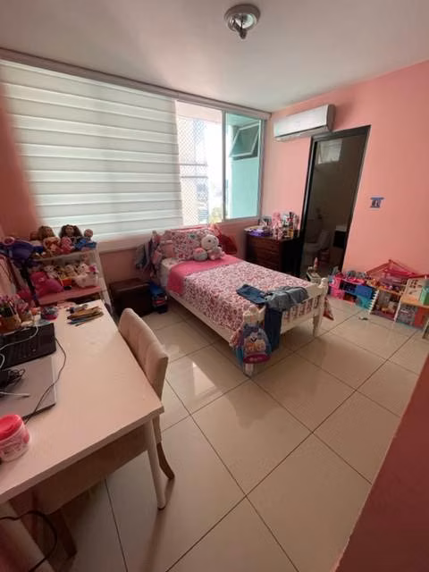 APARTAMENTO EN VENTA EN PH HIGHLAND VIEW, 12 DE OCTUBRE.