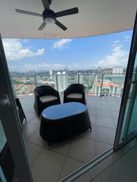 APARTMENT FOR SALE IN PH HIGHLAND VIEW, OCTOBER 12.