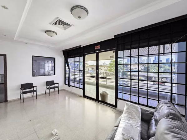Commercial Space for Sale in Edison Plaza
