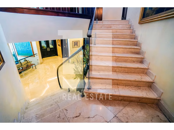 Se vende casa en Altos del Golf, Heritage