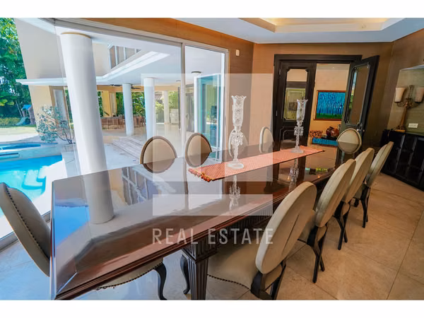 Se vende casa en Altos del Golf, Heritage