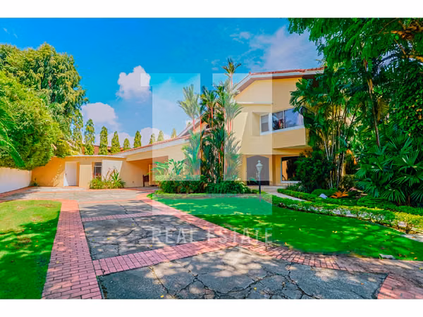 Se vende casa en Altos del Golf, Heritage