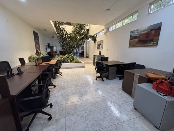 Versatile Property with 1R3 Zoning - Los Angeles ID 23810