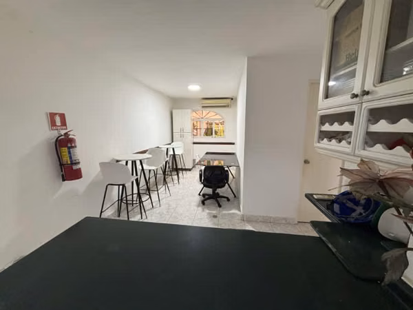 Versatile Property with 1R3 Zoning - Los Angeles ID 23810
