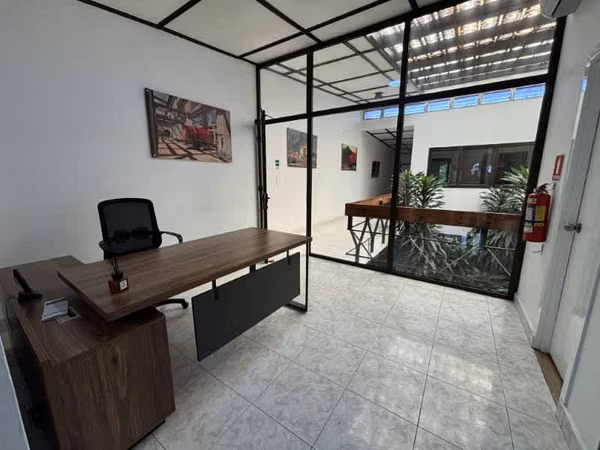 Versatile Property with 1R3 Zoning - Los Angeles ID 23810