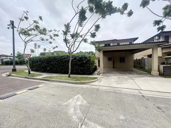 Bank Sells House in Woodlands, Panama Pacifico (bn)