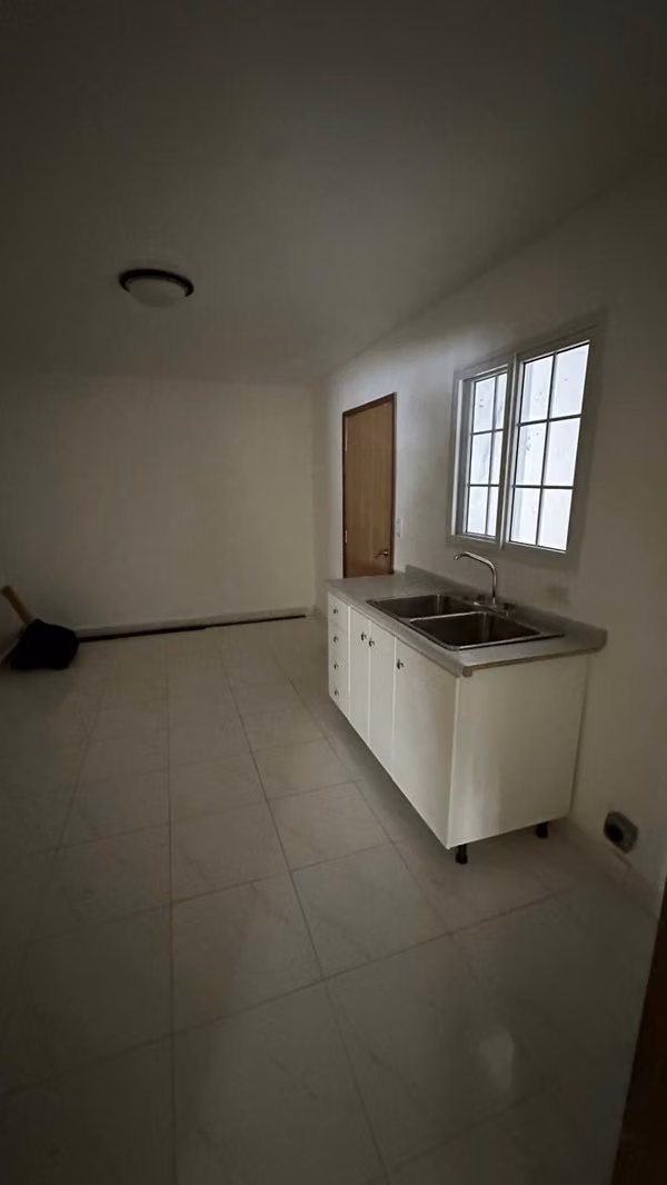 Sale of large house in painted hato