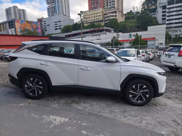 HYUNDAI TUCOSN 2023