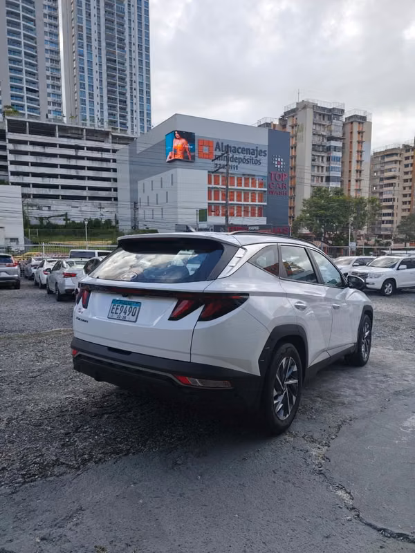 HYUNDAI TUCOSN 2023