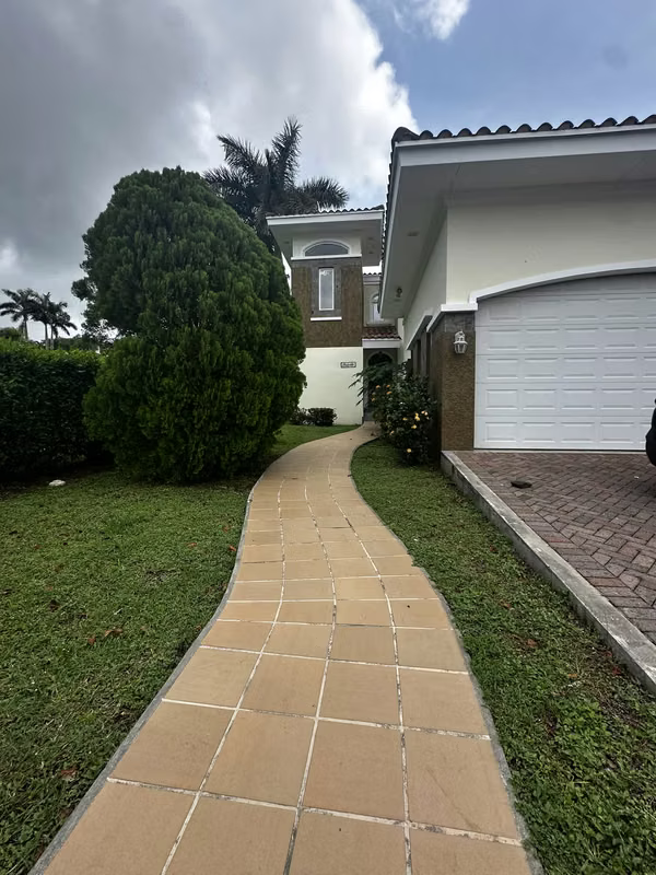 Casa en venta – Tucán Country Club &amp; Resort - Bien Reposeido