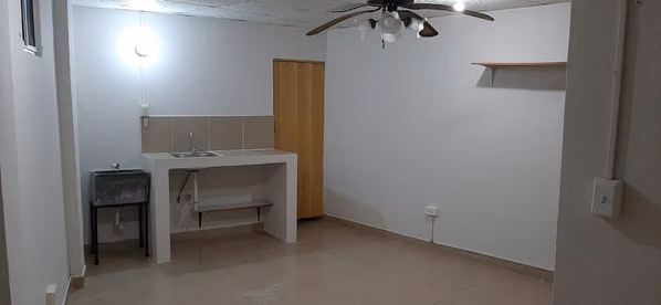 Independent room rental. The Andes # 1 $280 near the Sugar Bread Metro Station.