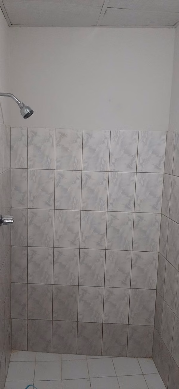 Independent room rental. The Andes # 1 $280 near the Sugar Bread Metro Station.