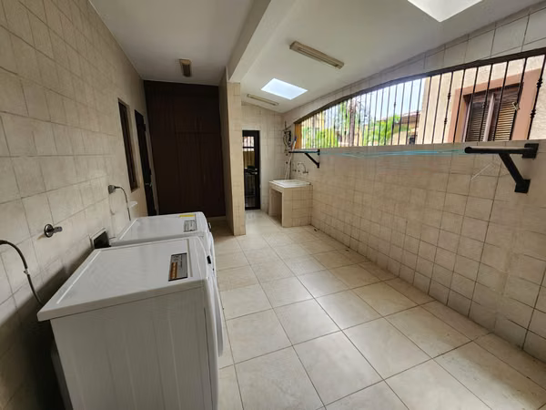 LIVE IN YOUR HOUSE RODEADO OF NATURALEZA in the best location of Embassy Club