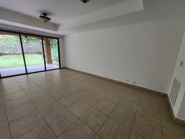 LIVE IN YOUR HOUSE RODEADO OF NATURALEZA in the best location of Embassy Club